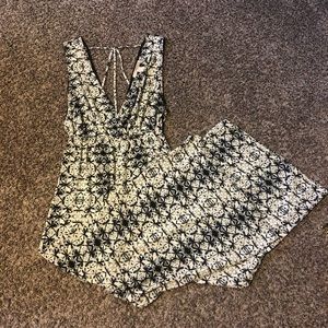 Forever 21 Wide leg jumpsuit size S